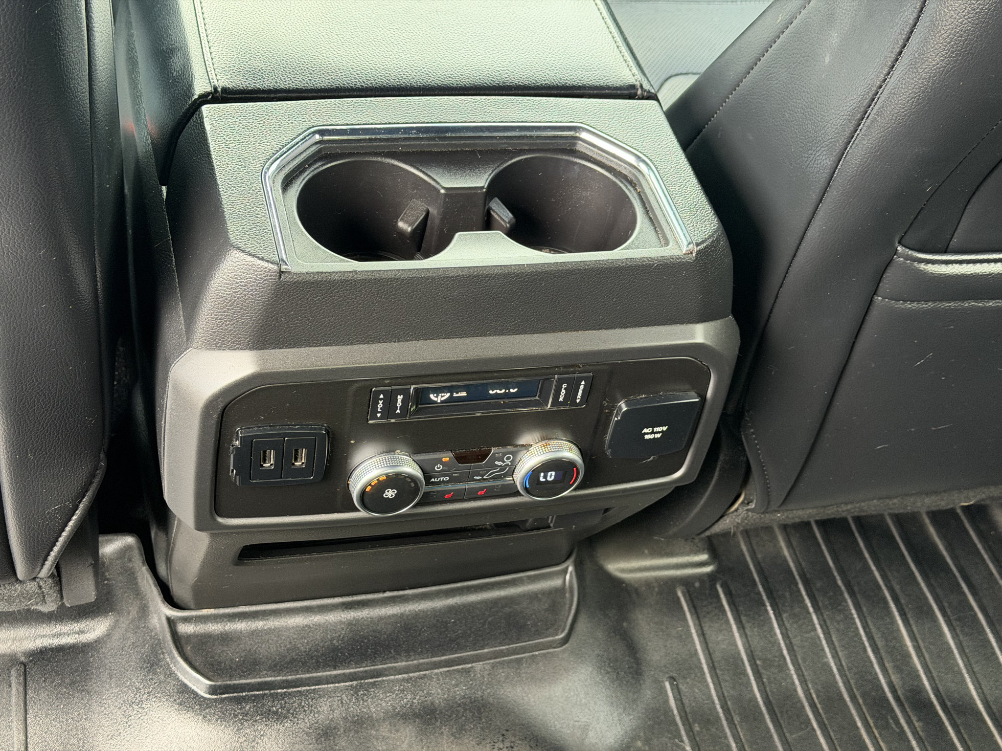 Used 2019 Ford Expedition Limited w/ Equipment Group 302A AWD/4WD image 28