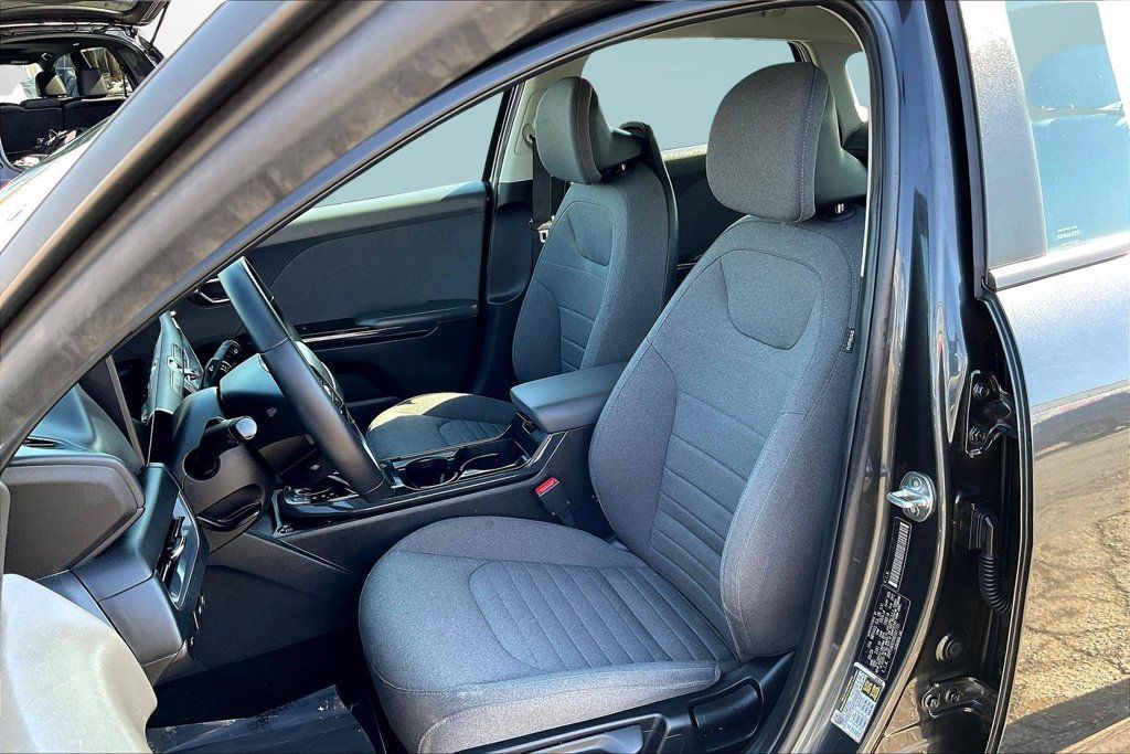 Used 2025 Kia K4 EX FWD image 21