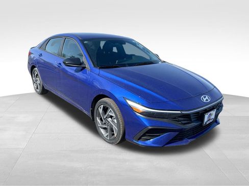 New 2025 Hyundai Elantra SEL image 33