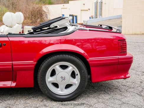 Used 1989 Ford Mustang GT RWD image 5