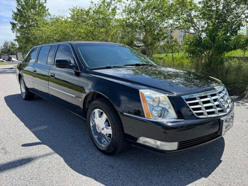 Used 2007 Cadillac DTS image 2