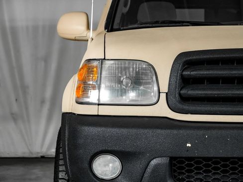 Used 2004 Toyota Sequoia SR5 w/ Convenience Pkg RWD image 38