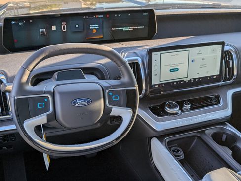 New 2025 Ford Expedition Max Platinum w/ Platinum Ultimate Package image 11