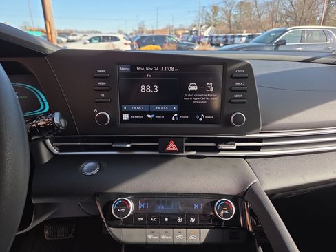 New 2026 Hyundai Elantra Blue image 25