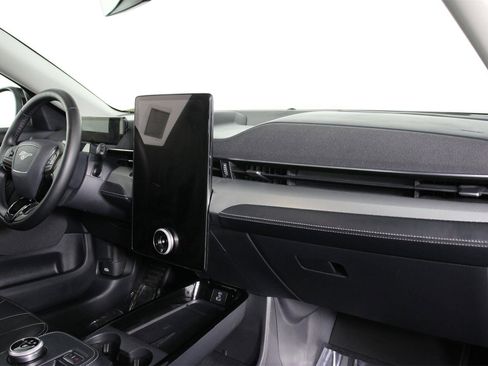 Used 2023 Ford Mustang Mach-E Select image 21