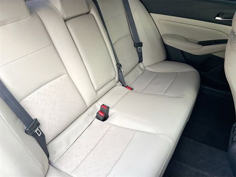 Used 2024 Nissan Altima 2.5 SL image 28