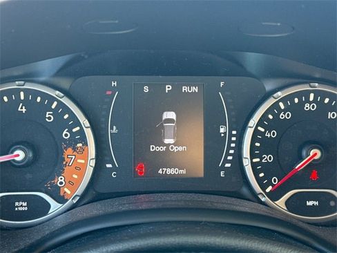 Used 2017 Jeep Renegade Latitude image 10