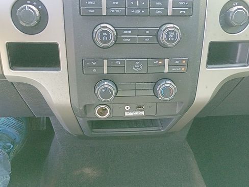 Used 2011 Ford F150 XLT w/ XLT Chrome Pkg AWD/4WD image 22