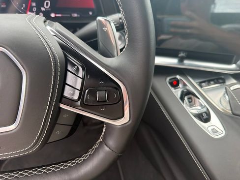 Used 2022 Chevrolet Corvette Stingray Premium Conv w/ Z51 Performance Package RWD image 13