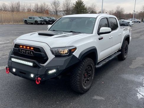 Used 2018 Toyota Tacoma TRD Pro image 1