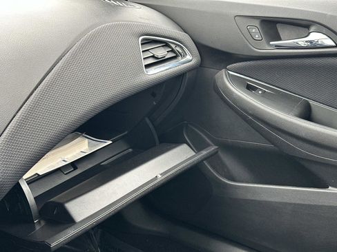 Used 2017 Chevrolet Cruze LT image 30