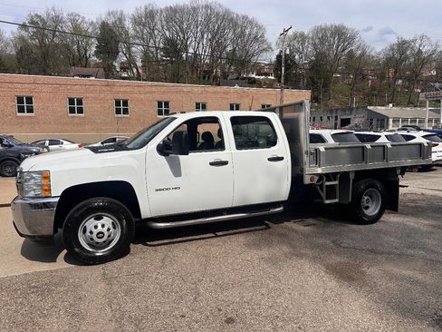 Used 2013 Chevrolet Silverado 3500 W/T w/ Snow Plow Prep Package image 4