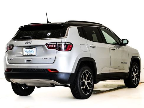 Used 2024 Jeep Compass Limited AWD/4WD image 6