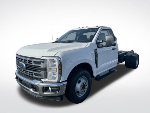 New 2026 Ford F350 XL w/ XL Chrome Package image 9