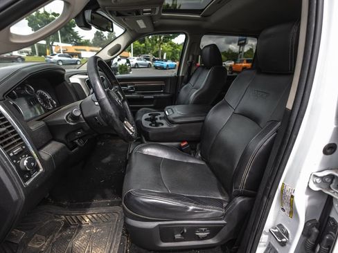 Used 2017 RAM 3500 Laramie w/ Convenience Group AWD/4WD image 7