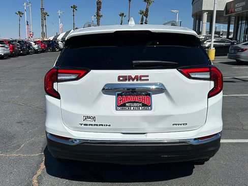 Used 2024 GMC Terrain SLT AWD/4WD image 6