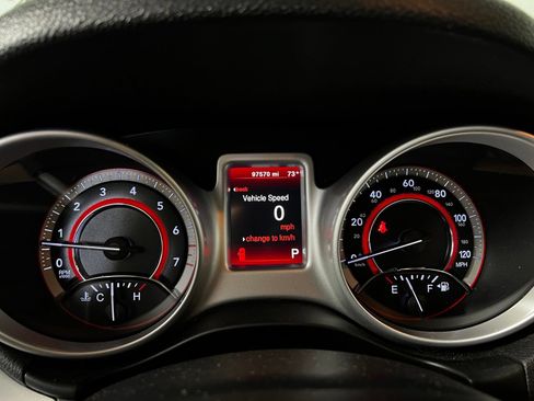 Used 2018 Dodge Journey SE w/ Connectivity Group FWD image 10