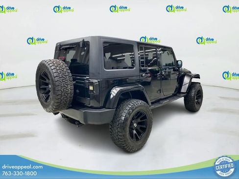 Used 2014 Jeep Wrangler Unlimited Sahara w/ Dual Top Group AWD/4WD image 5