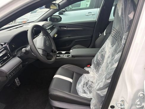 Used 2026 Toyota Camry SE FWD image 2