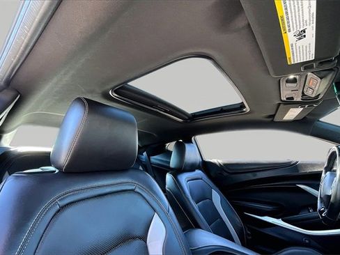 Used 2019 Chevrolet Camaro LT image 21