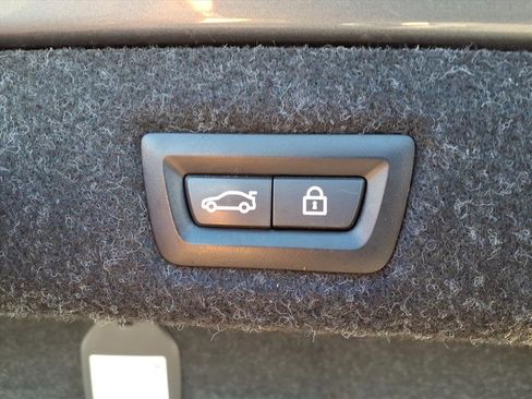 Used 2020 BMW 540i xDrive w/ Premium Package image 10