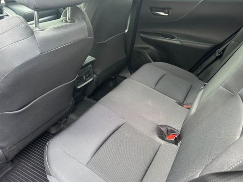 Used 2024 Toyota Venza LE image 12