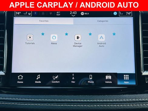 Used 2024 Chrysler Pacifica Limited image 5