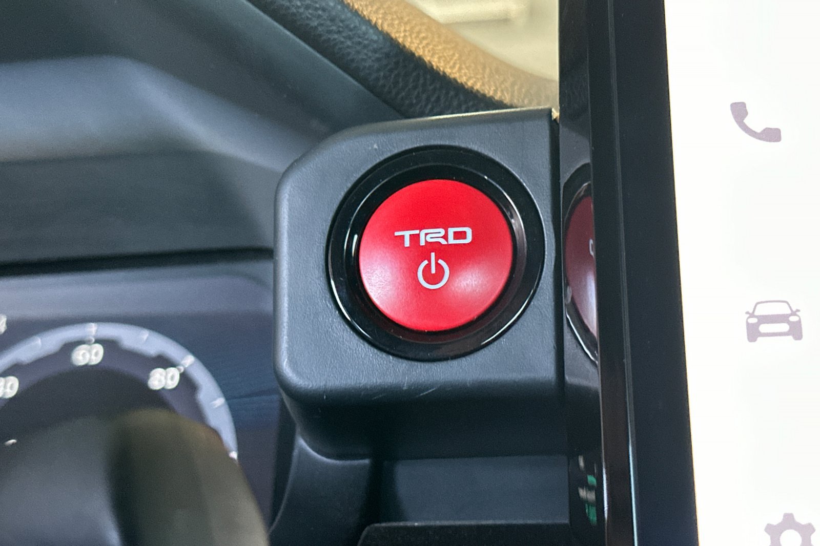 Used 2025 Toyota Tacoma TRD Sport AWD/4WD image 21