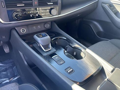 Used 2021 Nissan Rogue S image 36