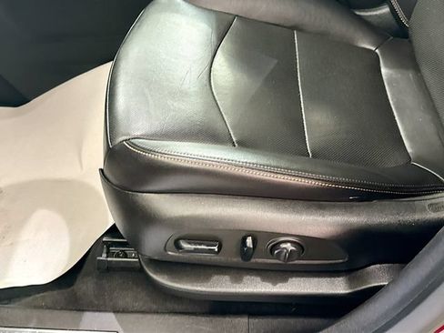 Used 2018 Chevrolet Equinox Premier FWD image 19