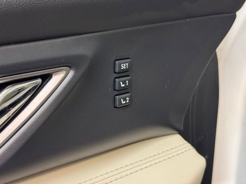 Used 2024 Subaru Ascent Limited w/ Technology Package AWD/4WD image 8