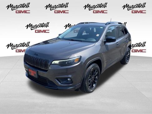 Used 2023 Jeep Cherokee Altitude Lux AWD/4WD image 3