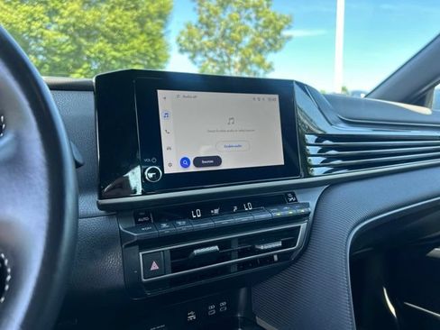 Used 2025 Toyota Camry SE FWD image 21