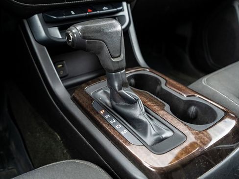 Used 2015 GMC Canyon SLE image 26