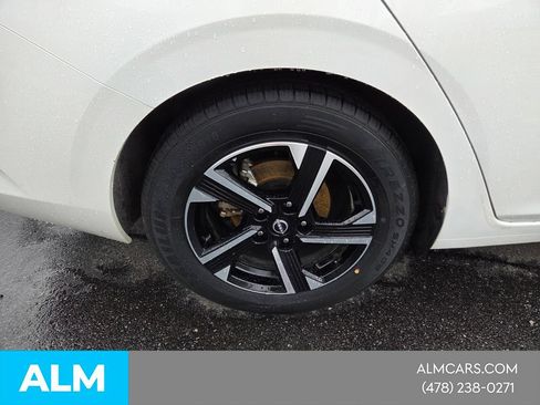 Used 2024 Nissan Sentra SV FWD image 15