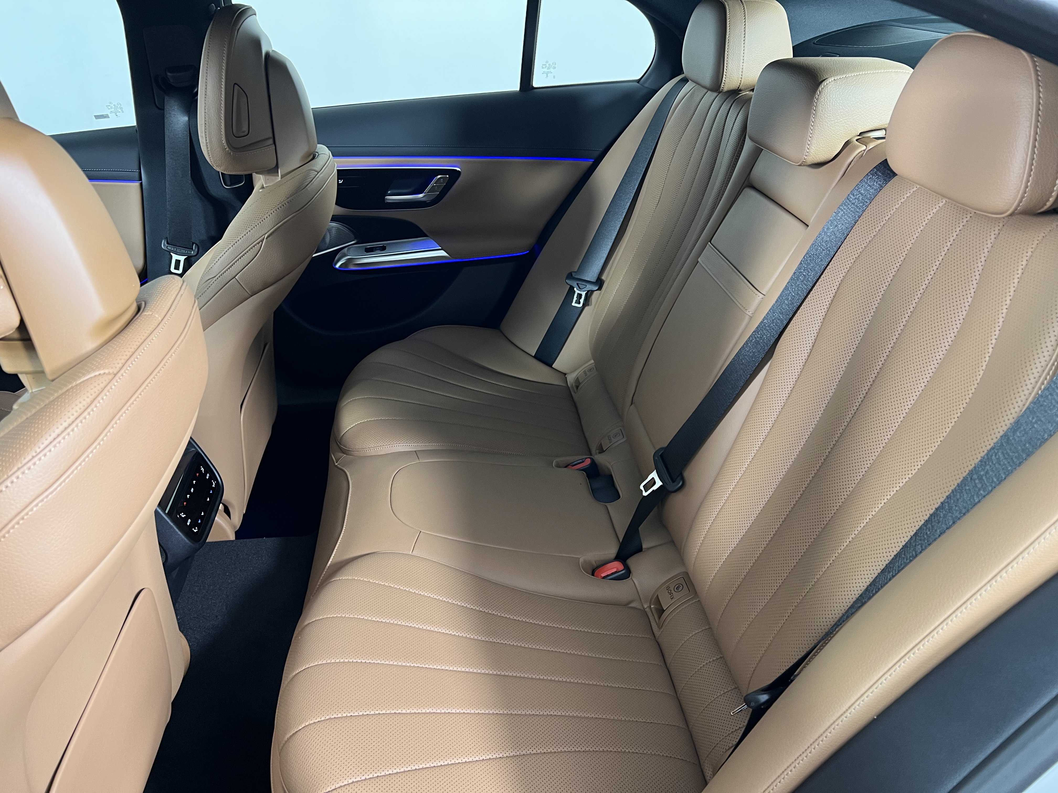 New 2026 Mercedes-Benz E 350 4MATIC Sedan image 21