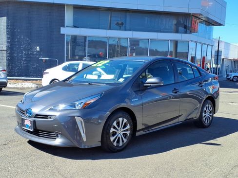 Used 2022 Toyota Prius XLE w/ Advanced Technology Package image 3