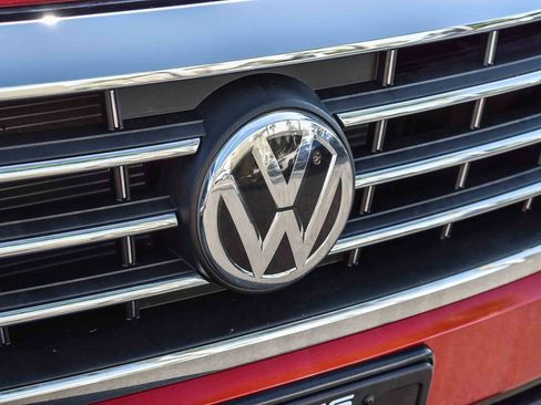 Used 2020 Volkswagen Passat 2.0T R-Line image 9