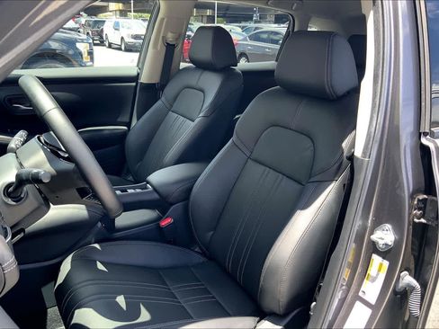 Used 2025 Honda HR-V EX-L image 11