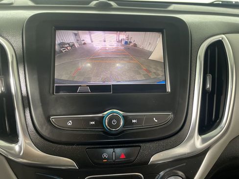 Used 2022 Chevrolet Equinox LS AWD/4WD image 16