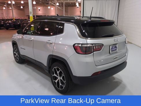 Used 2024 Jeep Compass Limited w/ Sun and Sound Group AWD/4WD image 5