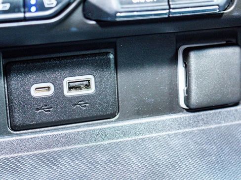 Used 2021 GMC Yukon SLT w/ SLT Luxury Package image 15