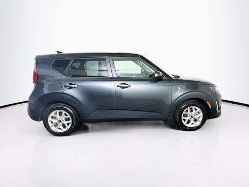 Used 2025 Kia Soul LX w/ LX Technology Package FWD image 10