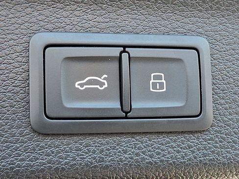 Used 2019 Audi Q3 2.0T Premium Plus w/ Premium Plus Package image 30