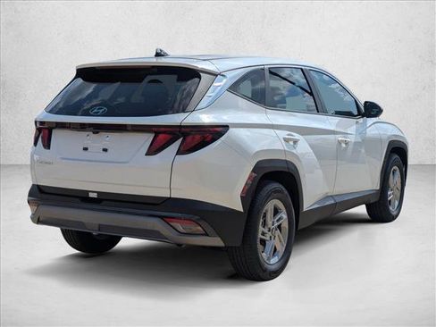 New 2026 Hyundai Tucson SE FWD image 2