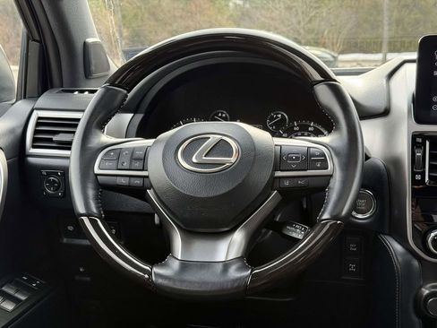 Used 2023 Lexus GX 460 Premium w/ Premium Package image 9