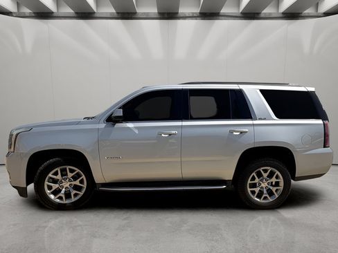 Used 2017 GMC Yukon SLE w/ SLE Value Package RWD image 2