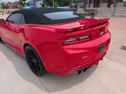 Used 2017 Chevrolet Camaro SS RWD image 6