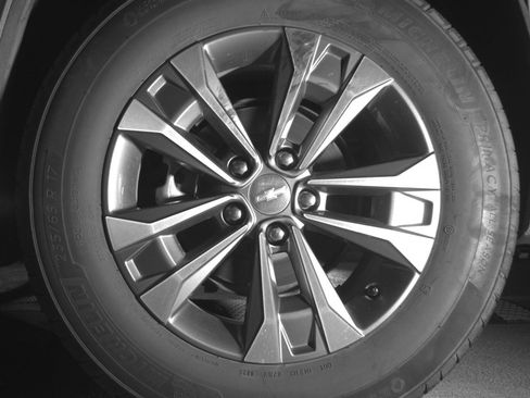 Used 2025 Chevrolet Equinox LT image 14