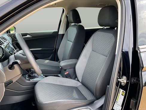 Used 2018 Volkswagen Tiguan S FWD image 7